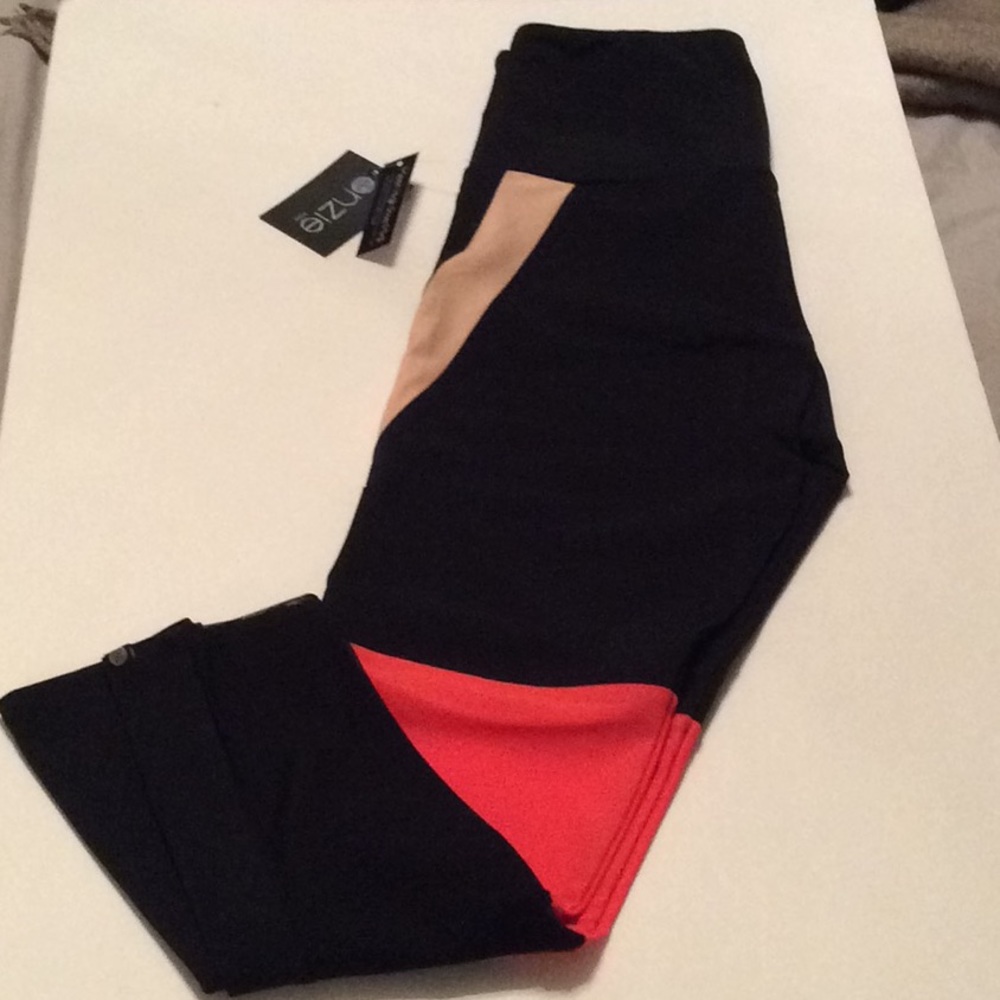 NWT Onzie High Waisted Leggings 7/8 Size M/L
